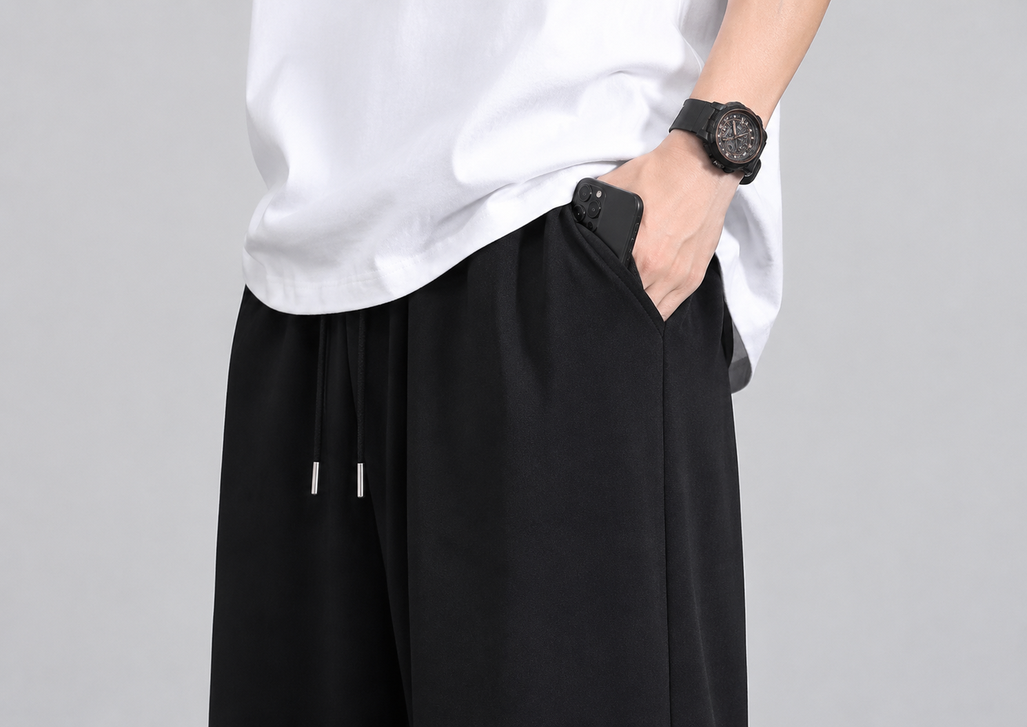 Straight-leg relaxed fit pants